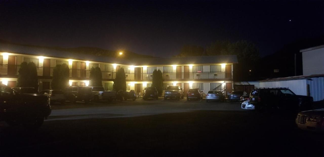 Cache Creek Inn Екстер'єр фото