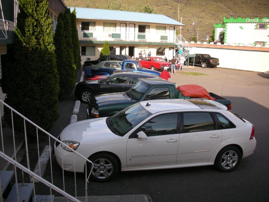Cache Creek Inn Екстер'єр фото