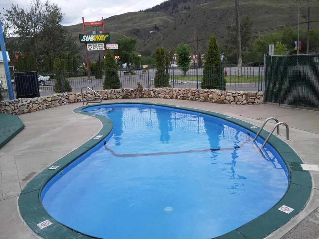 Cache Creek Inn Екстер'єр фото