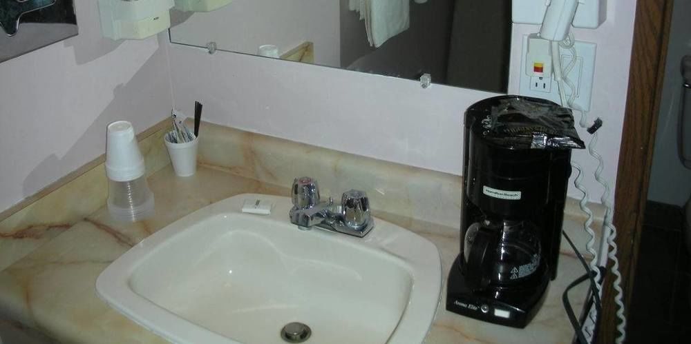 Cache Creek Inn Екстер'єр фото