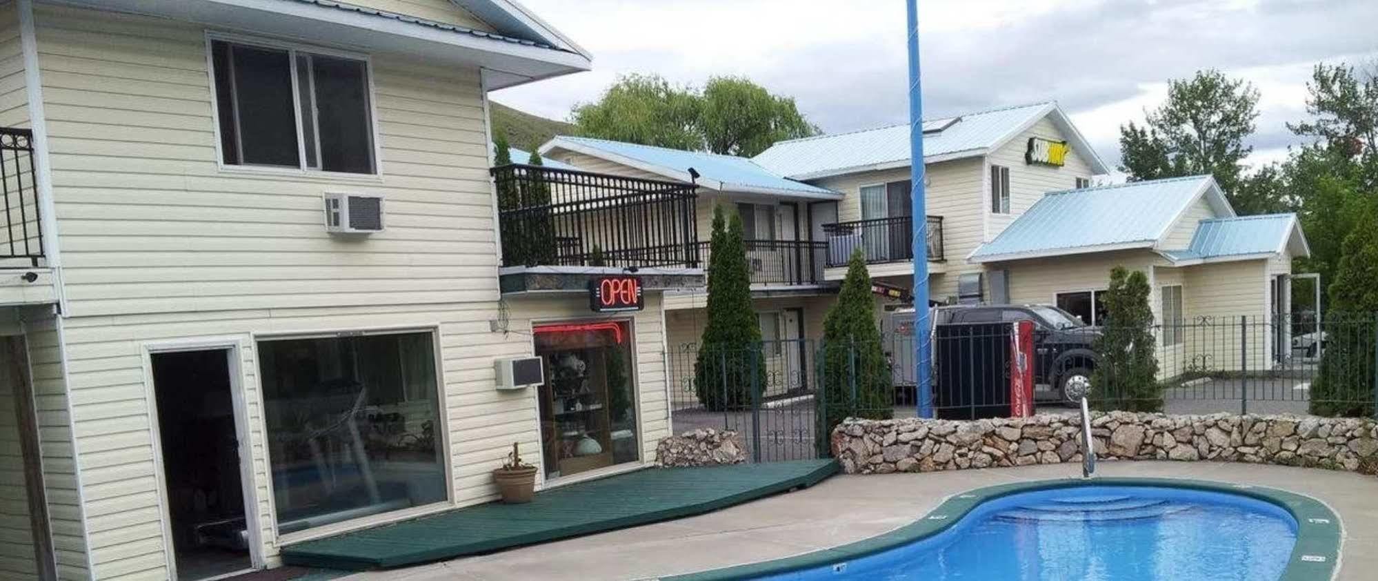 Cache Creek Inn Екстер'єр фото